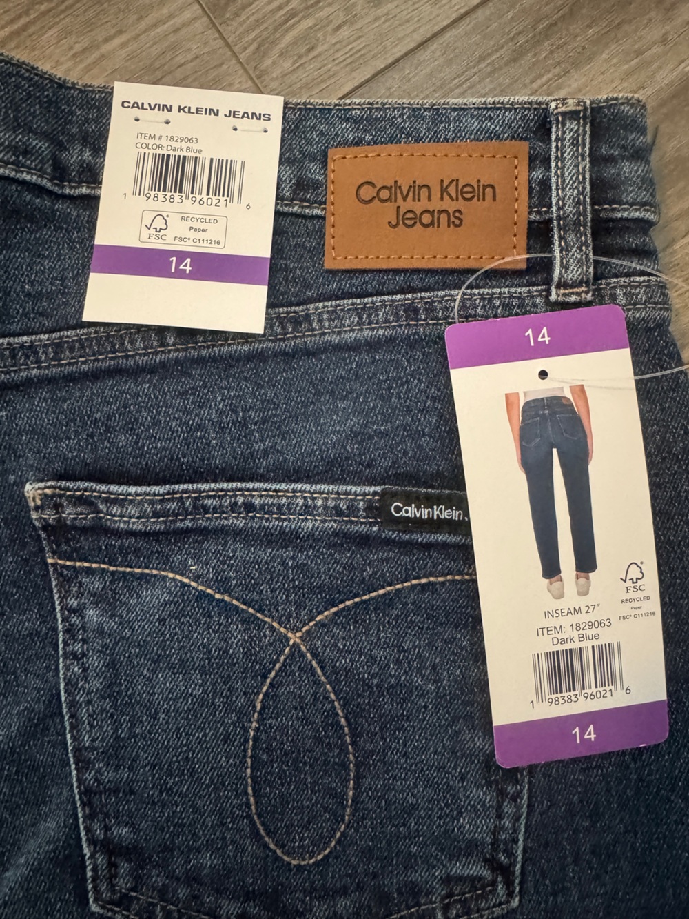 Calvin Klein size 14 NWT mom jeans - Picture 5 of 7